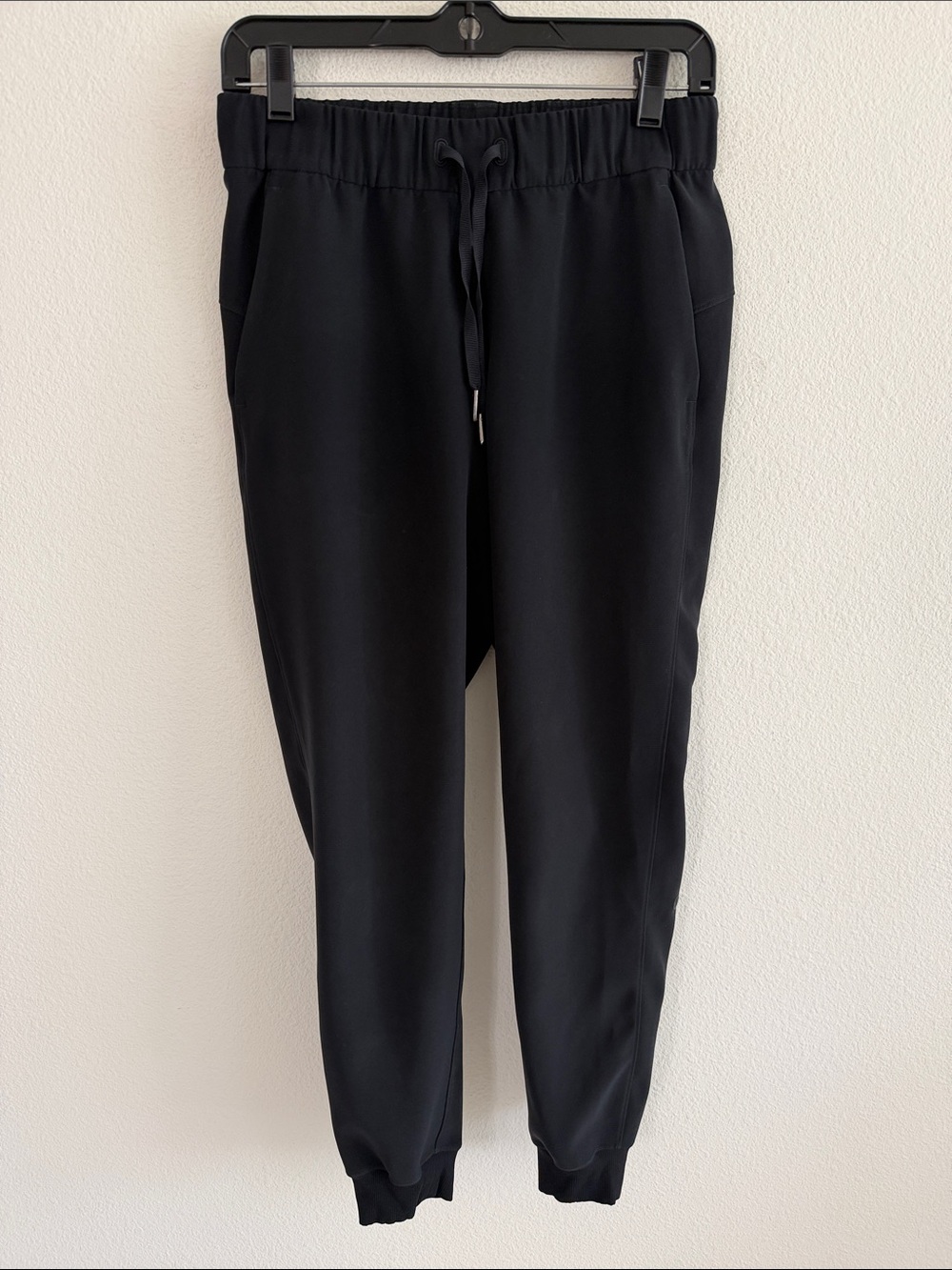 Lululemon On The Fly Black Jogger Size 4